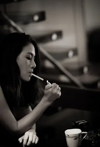 吸烟的女人