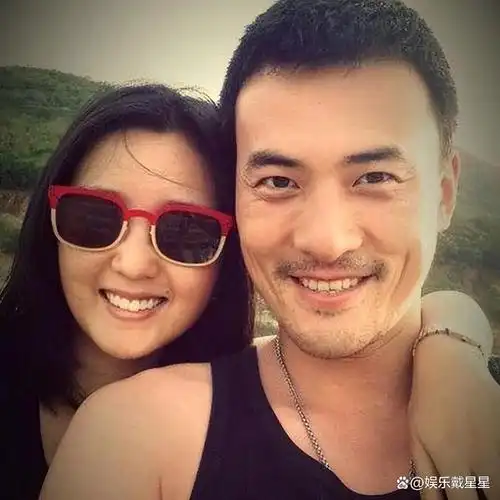 分手14年释小龙身价上亿,何洁嫁"窝囊"老公,瘦70斤挣钱养家