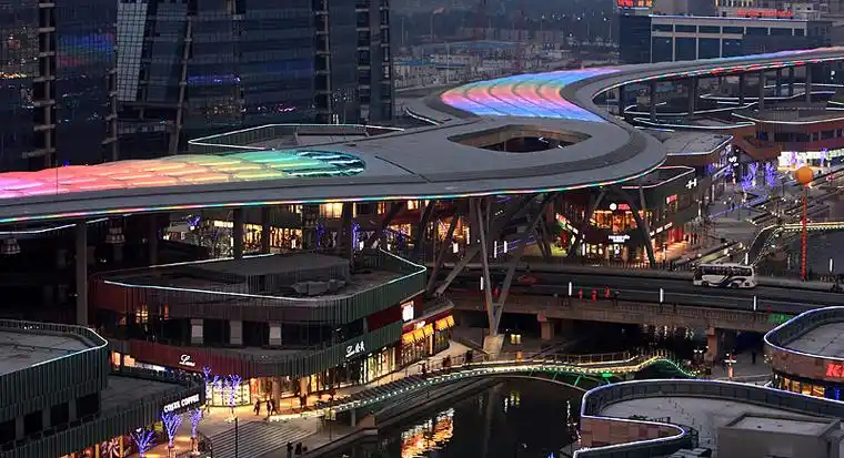 【圆融特写】圆融时代广场盛大开业 世界第一天幕绚彩启亮