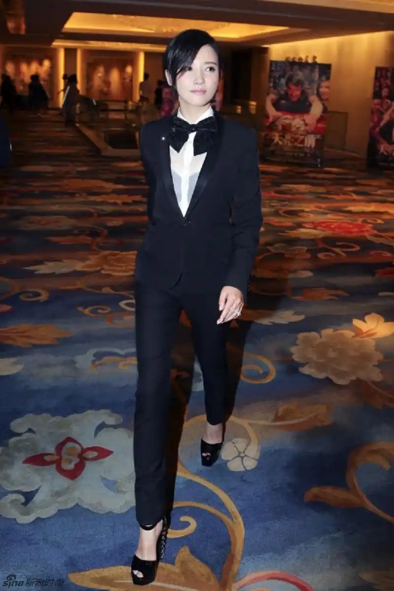 "西装攻"杨子姗女扮男装帅出新高度