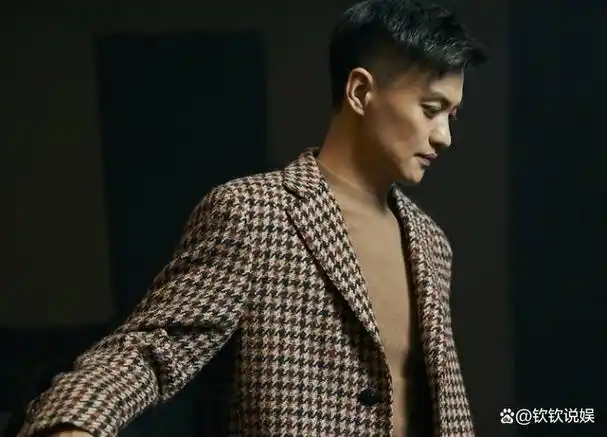 上学时5点40起床,递交过超300份简历,周一围咖位的背后是励志