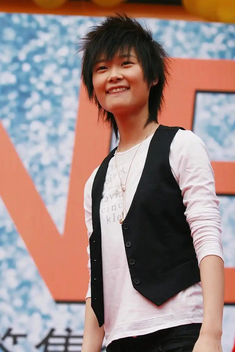 李宇春,一个名字,一个传奇,一个时代的标志.