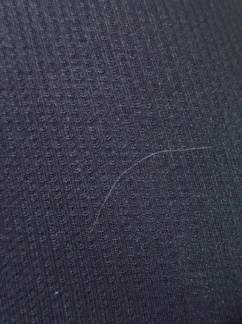 姐妹有下巴长白毛的么 下巴时不时的长一根白毛,这是我第三次拔毛了