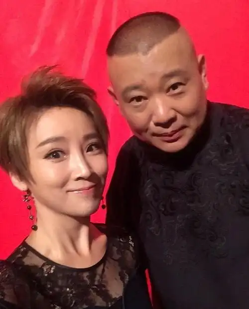 选秀出道15年后,谢楠嫁吴京成功逆袭,40岁柳岩后悔没好好找老公