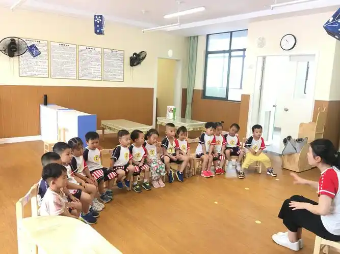 小哈佛山水印象幼儿园"探索夏天实践课堂""