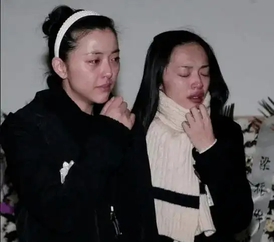 死最惨的4位明星第2位被驴踢死第3位鱼缸割喉第4位三刀毙命