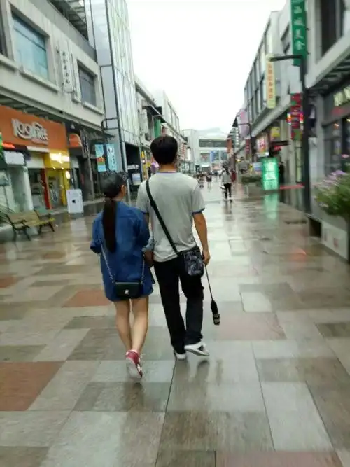 男朋友175cm 我150cm 我们很相爱,但男朋友父母因为我们身高相差大而