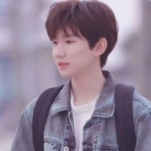 一眼心动的王源头像