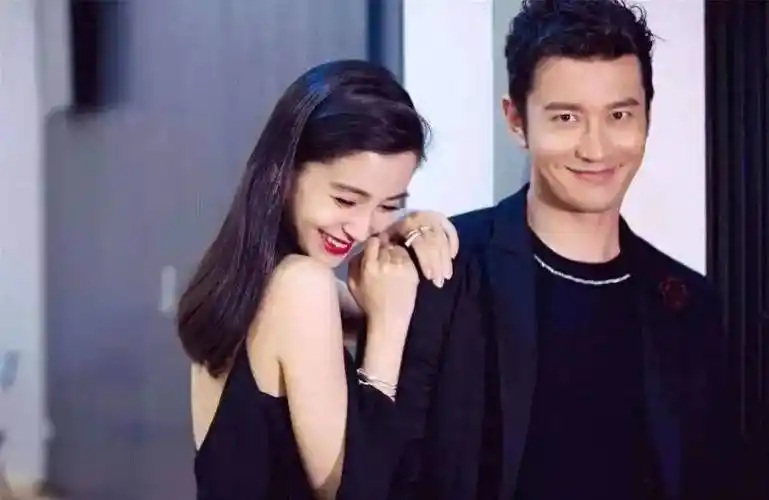 笑不活了!黄晓明baby穿情侣装同框后,又带叶珂去吃饭