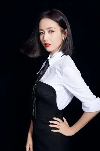 [女神新照]佟丽娅的短发造型,你给几分? zt