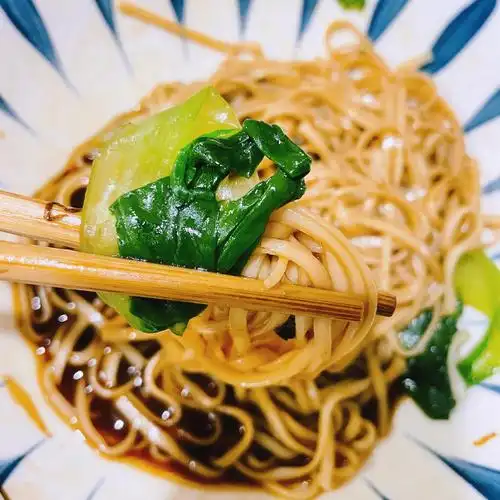 5分钟做了一碗葱油拌面