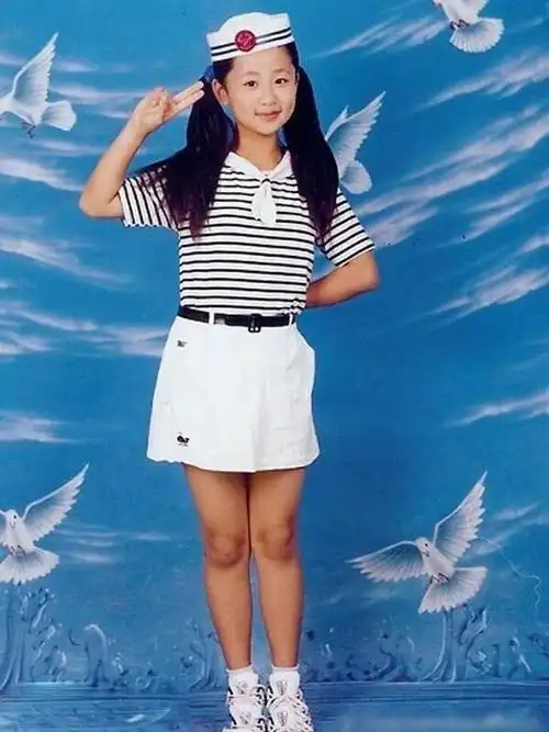 杨紫小时候竟然这么卡哇伊果然优秀的人每一个年龄段都好看