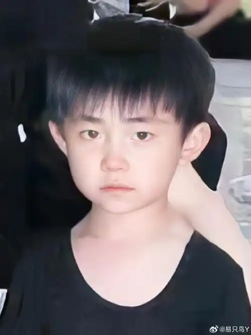 易烊千玺二三逢时戢鳞风起##易烊千玺还有库存##易烊千玺