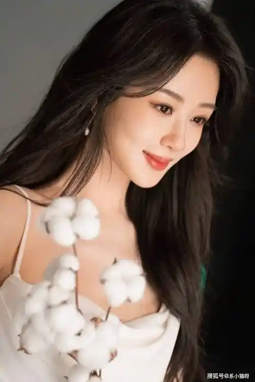 白衣飘飘杨紫,美得让人心动!速来舔屏福利