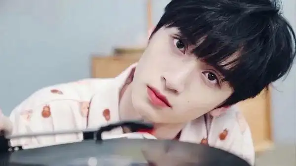 严浩翔的出圈神图都有哪些? - 知乎