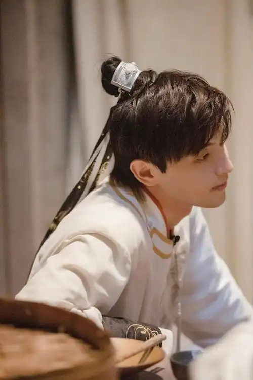 看个美美的古装小哥哥安慰一下受惊的眼睛#邓伦