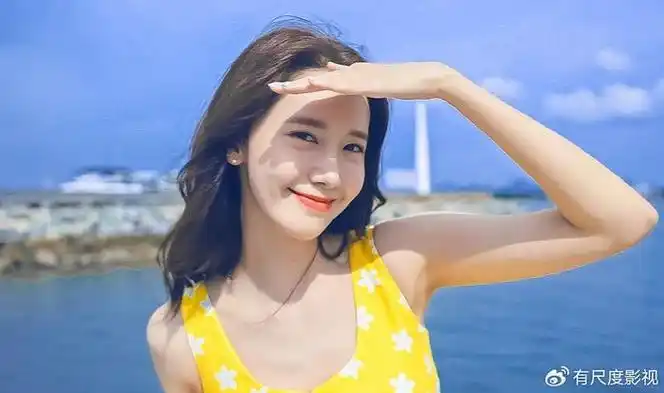 她少女时代成员,韩国女演员,歌手,主持人,非常多才多艺的一位女艺人