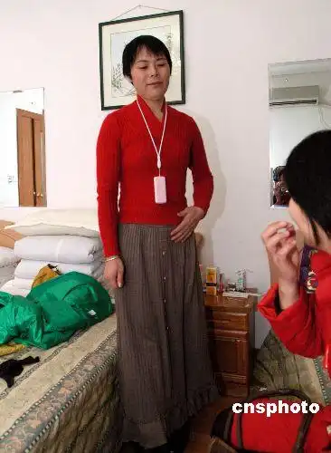 沈阳50岁欲变性男子隆胸手术后亮相