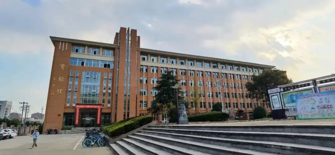 p>安徽省太湖中学创建于1906年,原名 a target="_blank" href="/item