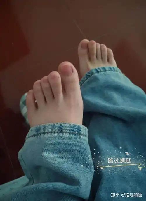 女生的脚好看是什么样的? - 知乎