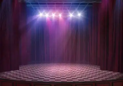 空荡荡的点燃的舞台内政照片