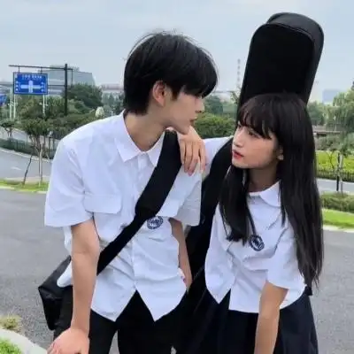 学生专用情头真人 高清青春年少的学生情头一左一右图片_情侣头像_美