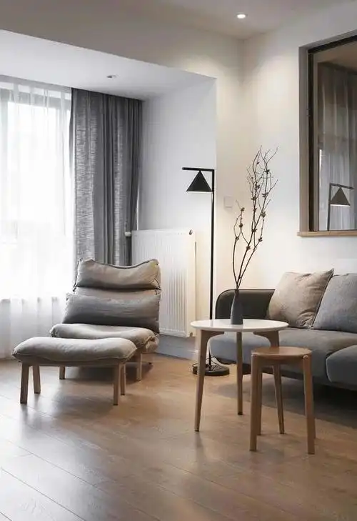 原木色与白色的搭配是经典的配色,天然的质感,更是营造出家的平静安静