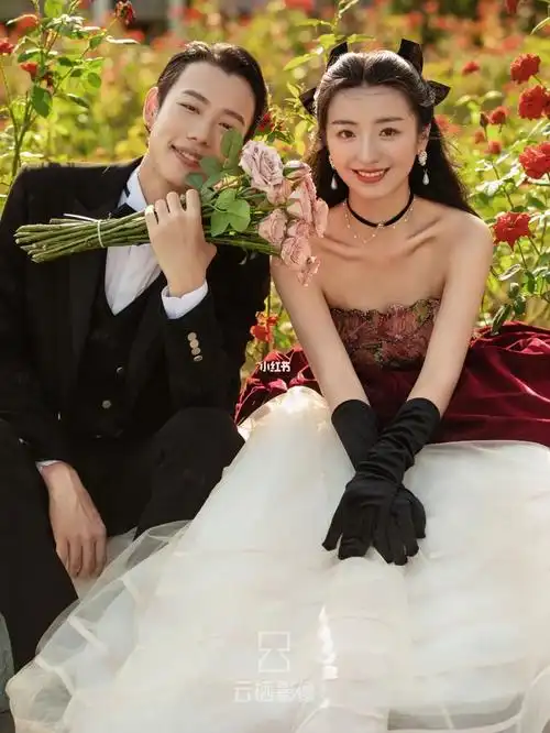 自带高级感建筑风婚纱照🏙