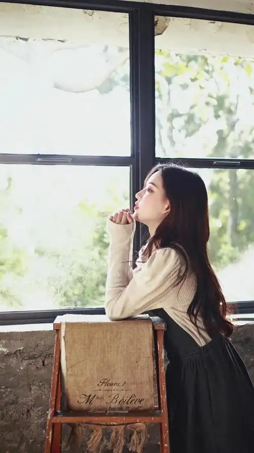 性感气质美女甜美侧脸清新写真