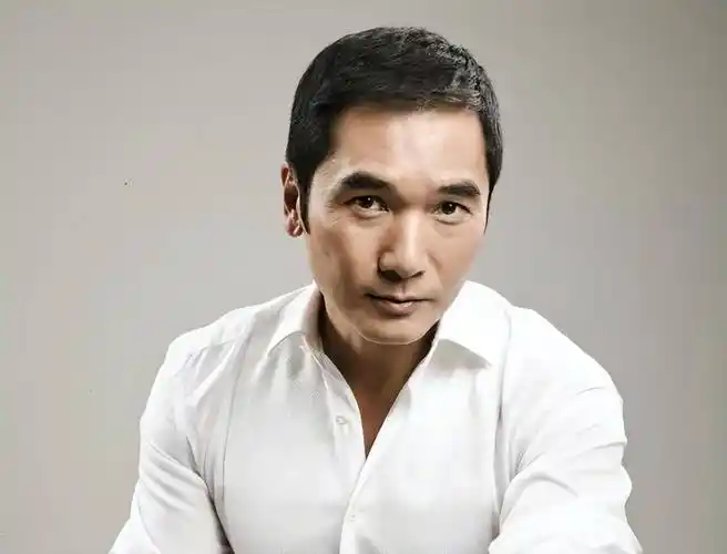 方中信60岁生日近照曝光一张帅气一张苍老网友忧心:感觉状态不好_男星