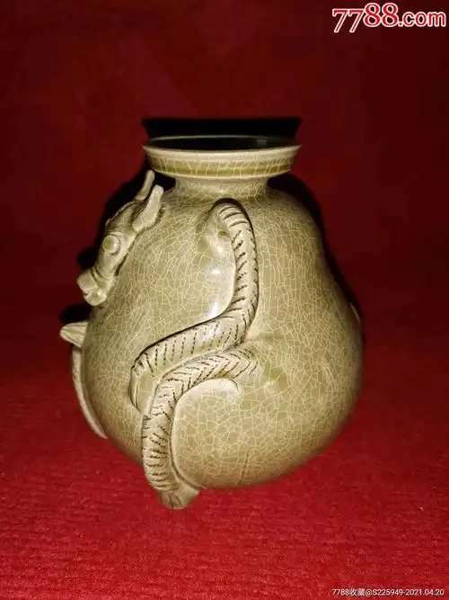 开片越窑虎子一个黄色釉