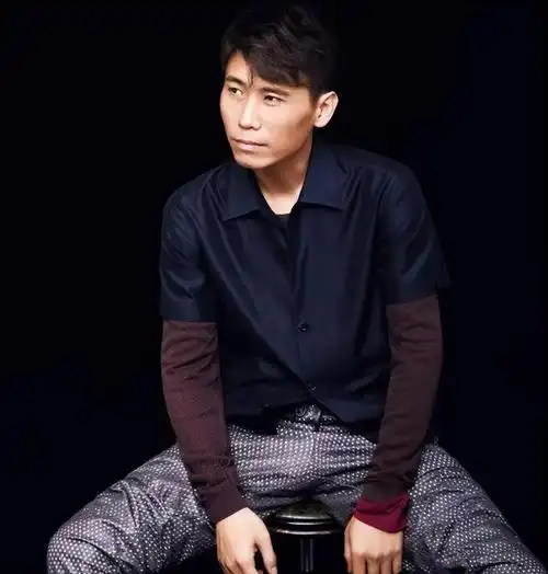 演员李乃文:和黄曼传绯闻,与颜丙燕意难平,今49岁仍未婚