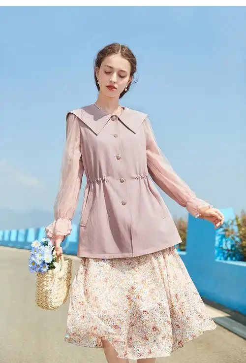 秋水伊人2021年春秋款女装时尚蕾丝收腰拼接亮丝绣花中款风衣女 粉红