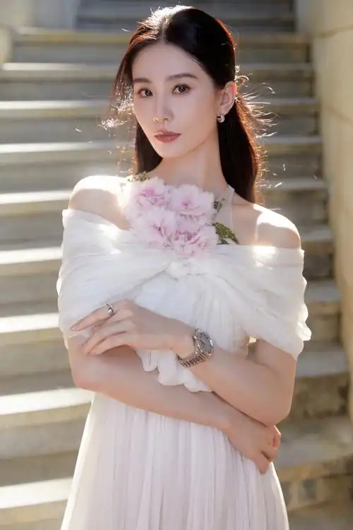 春楠最新化的女明星妆容,什么水平