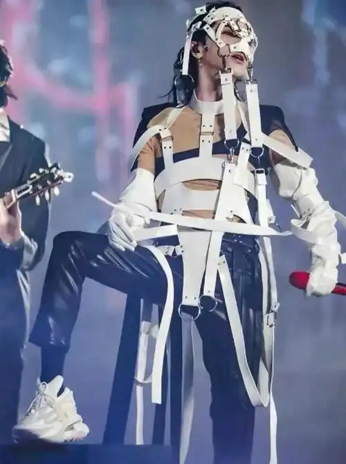 华晨宇的路人缘为什么越来越差鞋底20厘米孩子做两次亲自鉴定