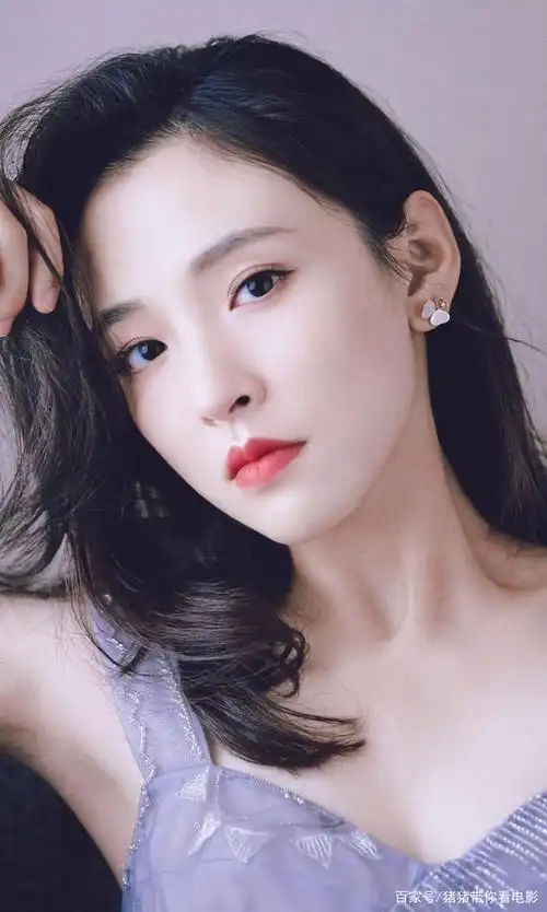 吴倩:小家碧玉,亭亭玉立,温柔可人