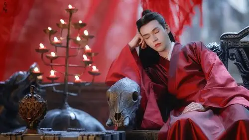 《山河令》戏服拍卖创纪录,温客行最爱的这套红色戏服已出价20万