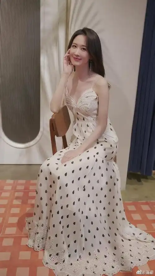 v型字母张雯_网易订阅