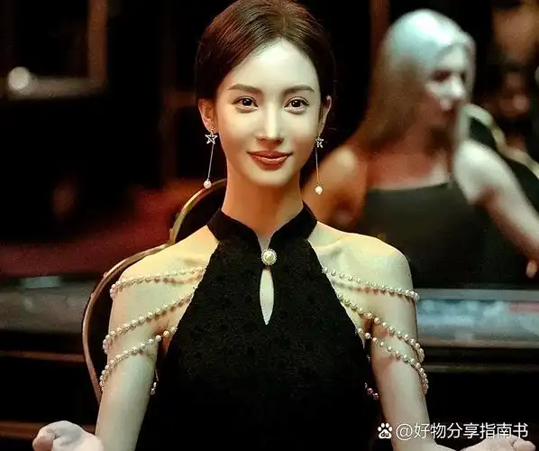 刚刚查了一下金晨,不查不知道,一查才明白那些大老板为啥喜欢她,是