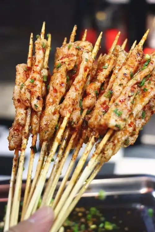 东瓜山这家只卖6款猪肉串的店,让我品出了长沙满哥的韵味|xx玩乐团