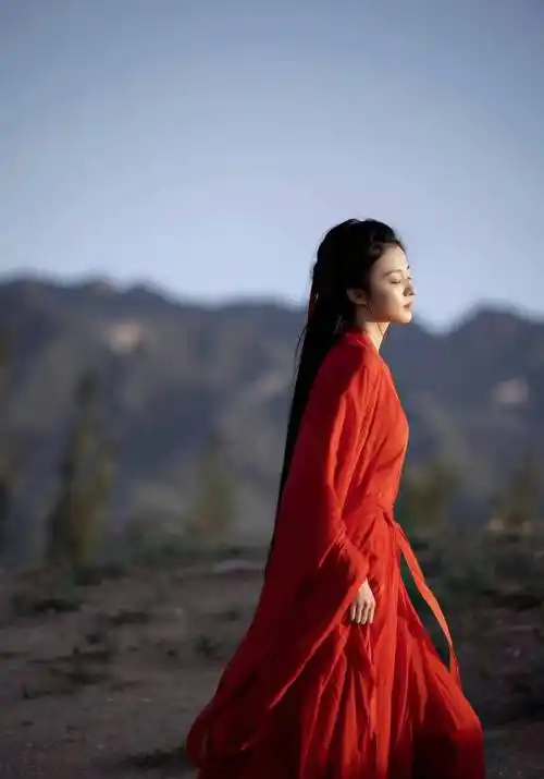 女明星的红衣造型_古装_漂亮_柳惜音