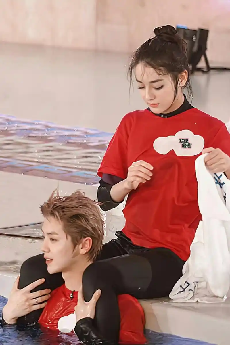 当时觉得他俩好般配.鹿晗迪丽热巴