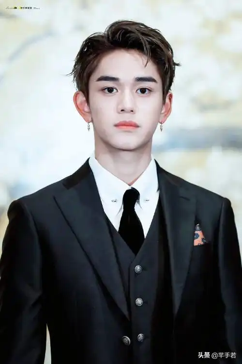 黄旭熙没有退出nct,金佳蓝也留在了le sserafim,sm和hybe图什么