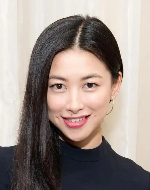 别急着点痣,脸上这3个位置有痣的女明星,最后都火的一塌糊涂