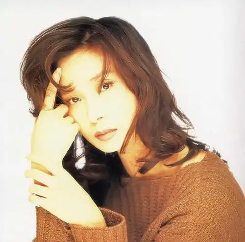 邝美云callykwong的图片