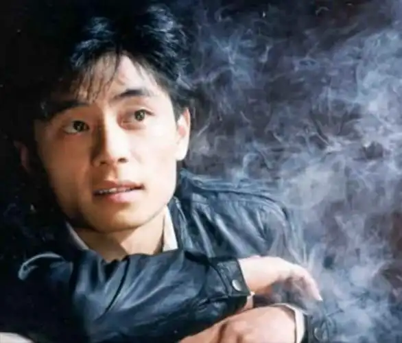 嗓子被毒哑是骗局,还是另有玄机?王杰不说出是谁,他有何苦衷?