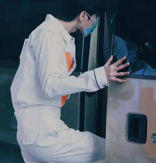 身高挺拔一枝独秀,对比郭麒麟明显_沙溢_黄旭熙_宋雨琦