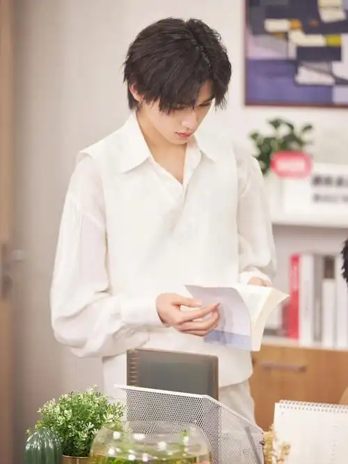 宋亚轩神仙颜值照片,轩轩真的太帅了吧!#神仙颜值  #时代少年团宋亚轩