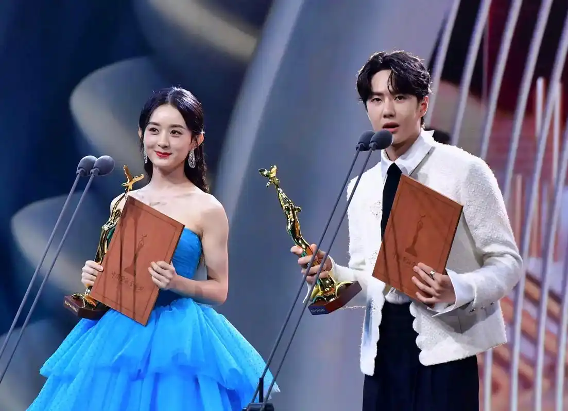 赵丽颖王一博 ,王炸姐弟 ,希望他们越来越好