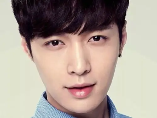 张艺兴跟之前的模样不太一样,那么他是整容了吗